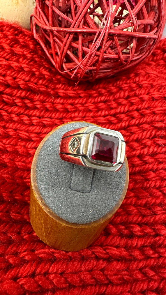 Large silver Ring - "Garnet or Ruby" Center - image 6