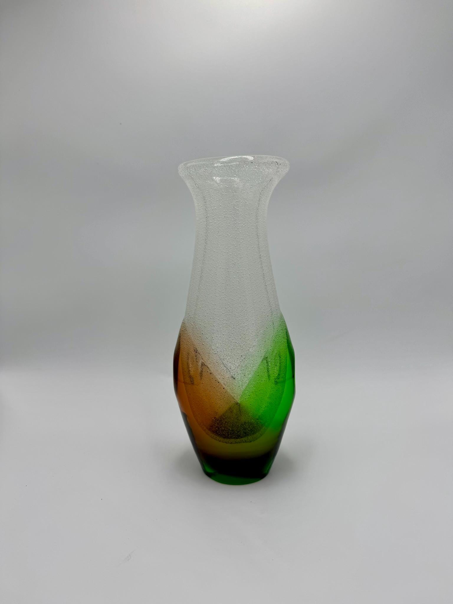 ガラスの花瓶、フランティシェク・シュピナル作、シュクルドロヴィツェ