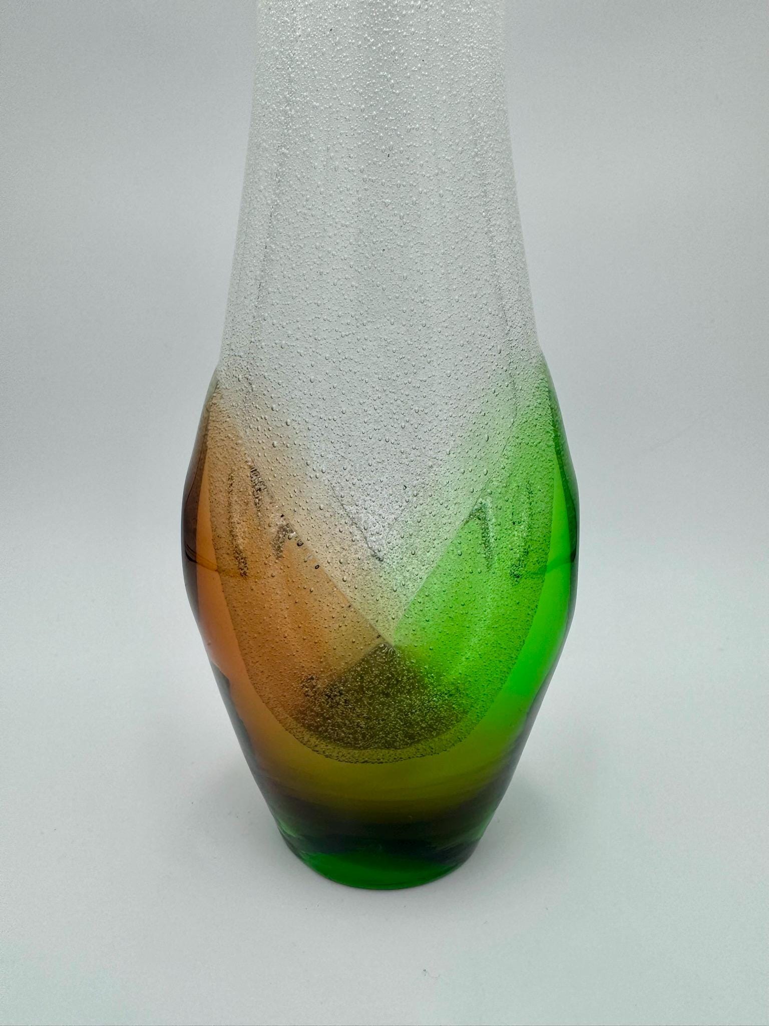 ガラスの花瓶、フランティシェク・シュピナル作、シュクルドロヴィツェ