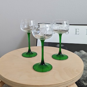 Set of 3 vintage 60s Luminarc french wine glasses