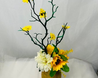 Gold Centerpiece with Shines and Green Branch