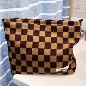 LOUIS VUITTON Damier Azur Cosmetic Pouch White - 10% Off