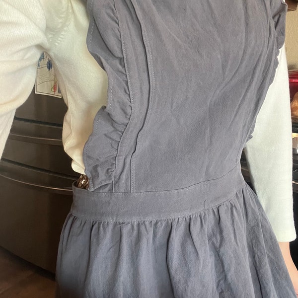 Delantal gris con volantes, accesorio de cocina ajustable