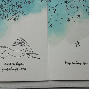 ensemble de 4 délicates cartes A6 aquarelles en bleu doux avec un message édifiant d’espoir et d’embellissement à la main