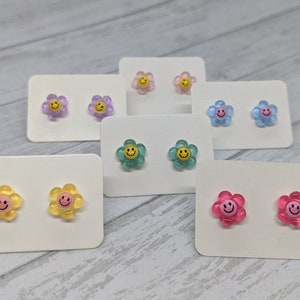 Tiny Smiley Face Flower Stud Earrings