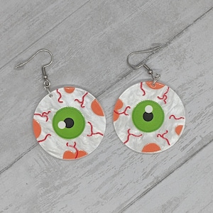 Creepy Eyeball Dangle Earrings