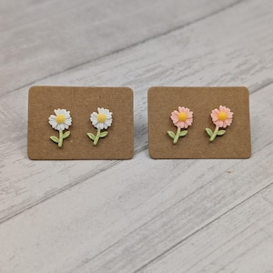 Tiny Daisy Flower Stud Earrings