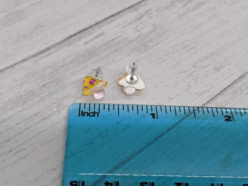 •LIL' MUSHROOM• bronze stud earrings