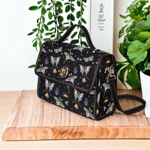 Mystical Luna Moth Canvas Satchel bag, sac à main à bandoulière Cottagecore Forest Witch, sac à main gothique en cuir végétalien, cadeau bohème hippies