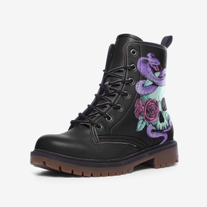 Pastel Goth Skull Snake Vegan Combat Boots, Hemelse Laarzen, Mystieke Combat Boots, Witchcore Boots, Witchy Clubwear, Fantasy Festival Wear