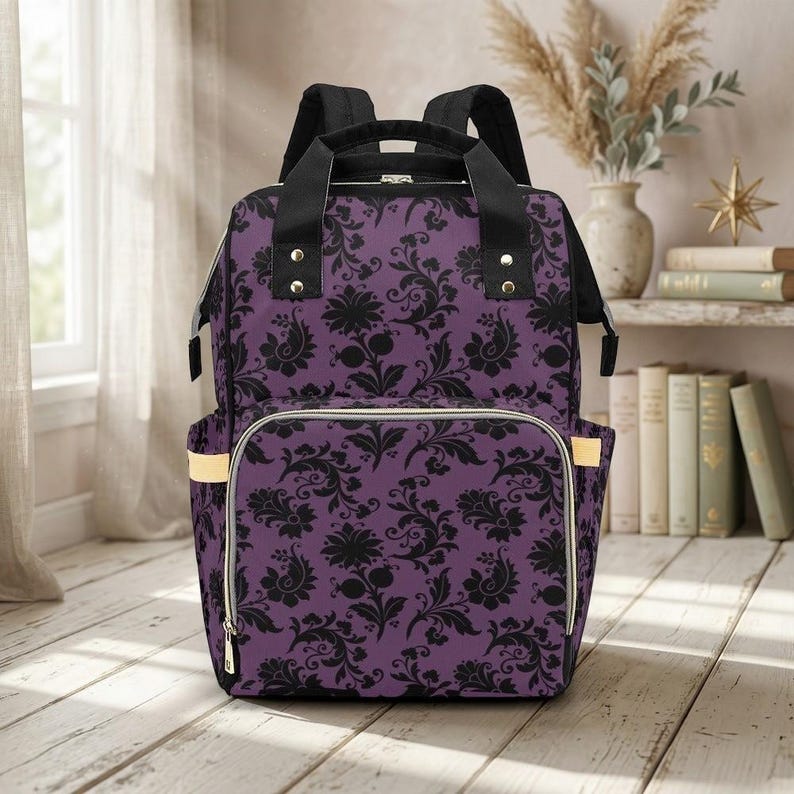 Mochila cambiador con estampado damasco morado, bolso de viaje estilo bruja gótica para mamás. imagen 5