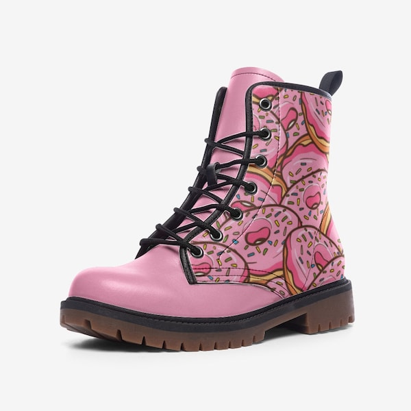 Bottes donuts roses kawaii / bottes de combat pour femmes douces kawaii / bottes fabriquées à la main en cuir végétalien / bottes faites main uniques avec talon des années 2000