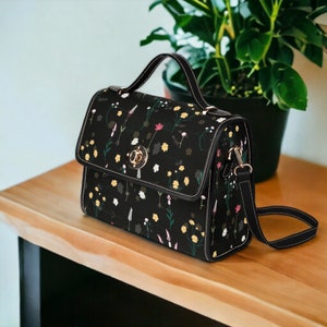 Cartera de lona floral del bosque de medianoche, bolso cruzado de bruja boho, bolso de lona y cuero vegano, bolso de regalo boho hippies de lunas brujas