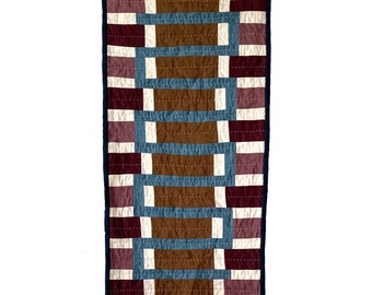 Zeitgenössische geometrische gesteppte Patchwork-Wandbehang