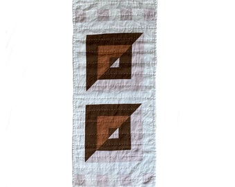 Modernes geometrisches rosa Patchwork Wandbehang