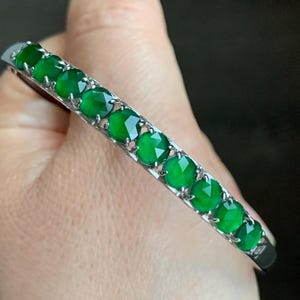 天然グレード A 氷のような高半透明ライト グリーン ジェダイト リング