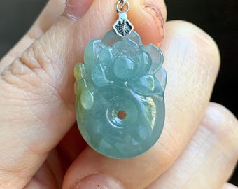 美品❣️天然本翡翠　高品質、氷藍水精巧な蓮花＆蓮の実ネックレス　鑑定書付き 天然グレード A 氷のような高半透明白翡翠ジェダイト蓮の花ピン