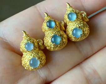 Natural Grade A Guatemalan Premium Light Blue Jadeite 3D Hulu Gourd Pendant Sterling Silver Yellow Gold Finish w/ Chain 天然高冰危天空蓝翡翠银镶立体葫芦吊坠套链
