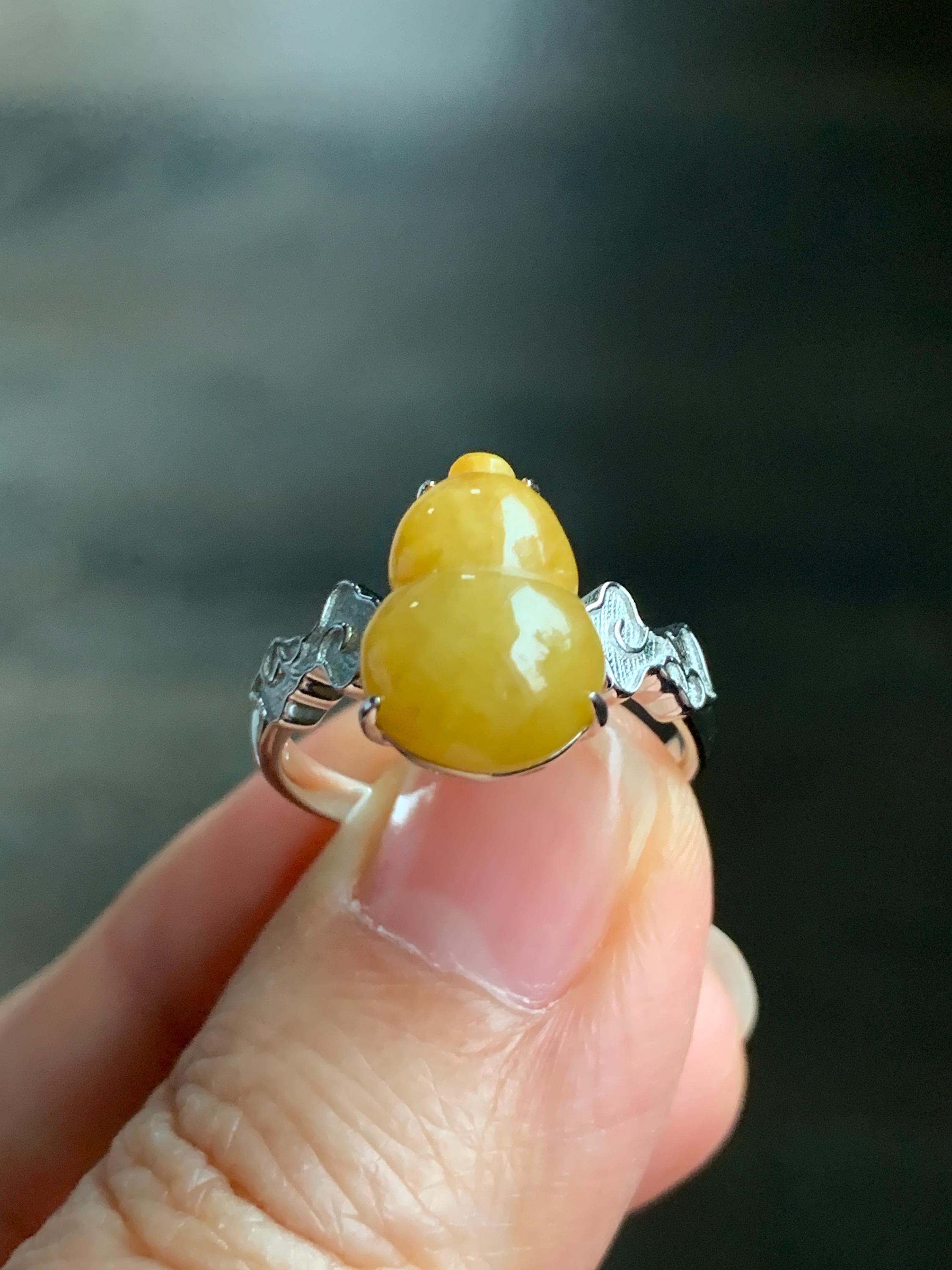 OOO(Ring Ring Ring)ハンドメイド　イヤリング　黄　アクセサリー Certified Natural Grade A Icy Translucent Gelatinous Deep Yellow