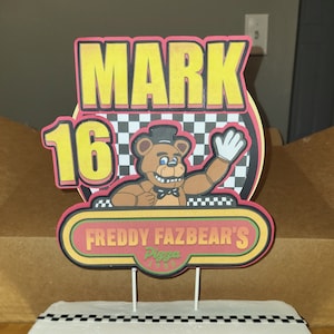Fazbears Pizza Cake Topper