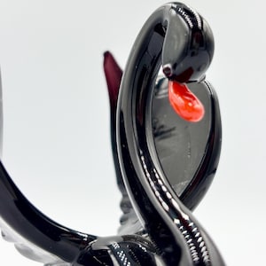 Black Swan Glass Figurine - Handcrafted Glass Swan Sculpture - Elegant Animal Decor - Unique Black Swan Gift - Luxury Glass Art -Swan Lovers