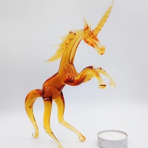 Golden Unicorn Glass Sculpture – Handmade Fantasy Art Statue, Elegant Home Decor, Collectible Gift, Unicorn Figurine, Glass Horse Ornament