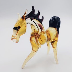 Handmade Golden Glass Horse Figurine – Elegant Animal Miniature, Artisan Collectible, Handcrafted Decor, Unique Glass Sculpture Gift