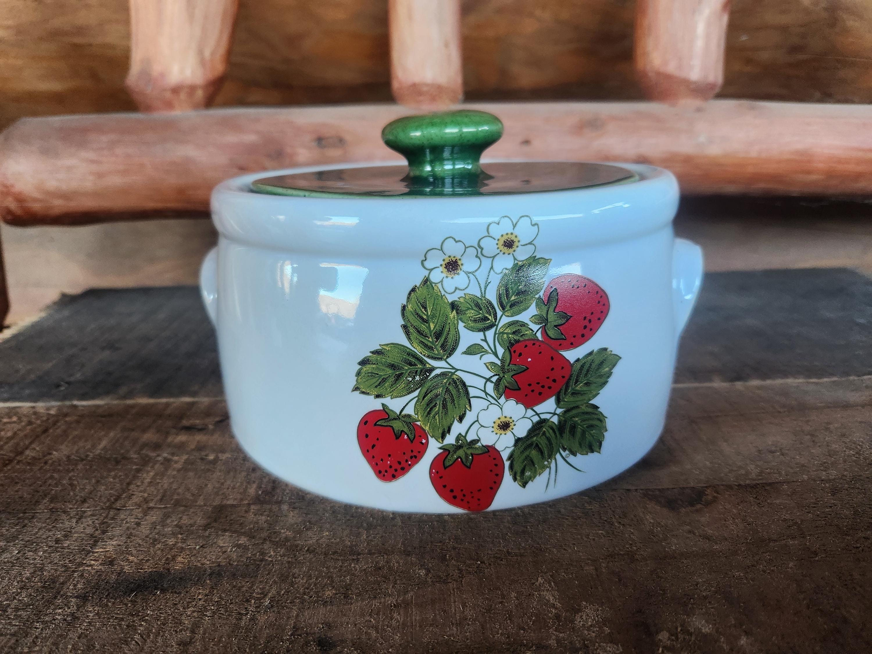 McCoy 1421 Strawberry Country Jar with Lid Casserole Covered Dish USA Vintage