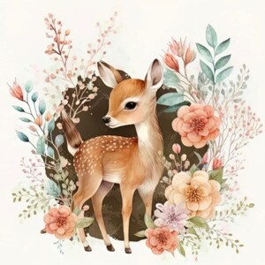 Pode incluir: Uma ilustração em aquarela de um veado em pé em um círculo de flores rosa, pêssego e brancas. O veado é marrom com manchas brancas e tem olhos grandes e escuros. As flores são cercadas por folhas verdes.