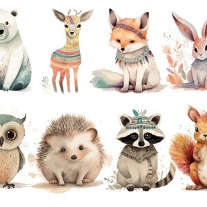 Op de afbeelding: Waterverfillustratie van acht bosdieren met tribale details. De dieren omvatten een ijsbeer, een hert, een vos, een konijn, een uil, een egel, een wasbeer en een eekhoorn.