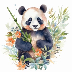 Pode incluir: Uma pintura em aquarela de um urso panda segurando um caule de bambu. O panda está rodeado de folhas verdes e flores. O fundo é branco.