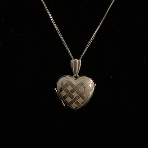 Heart Locket Pendant Necklace 9ct White Gold  UK Seller