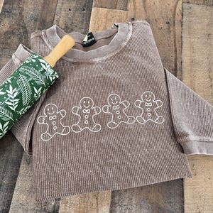 Sweatshirt brodé en velours côtelé pour homme en pain d'épice, cadeau de Noël oversize