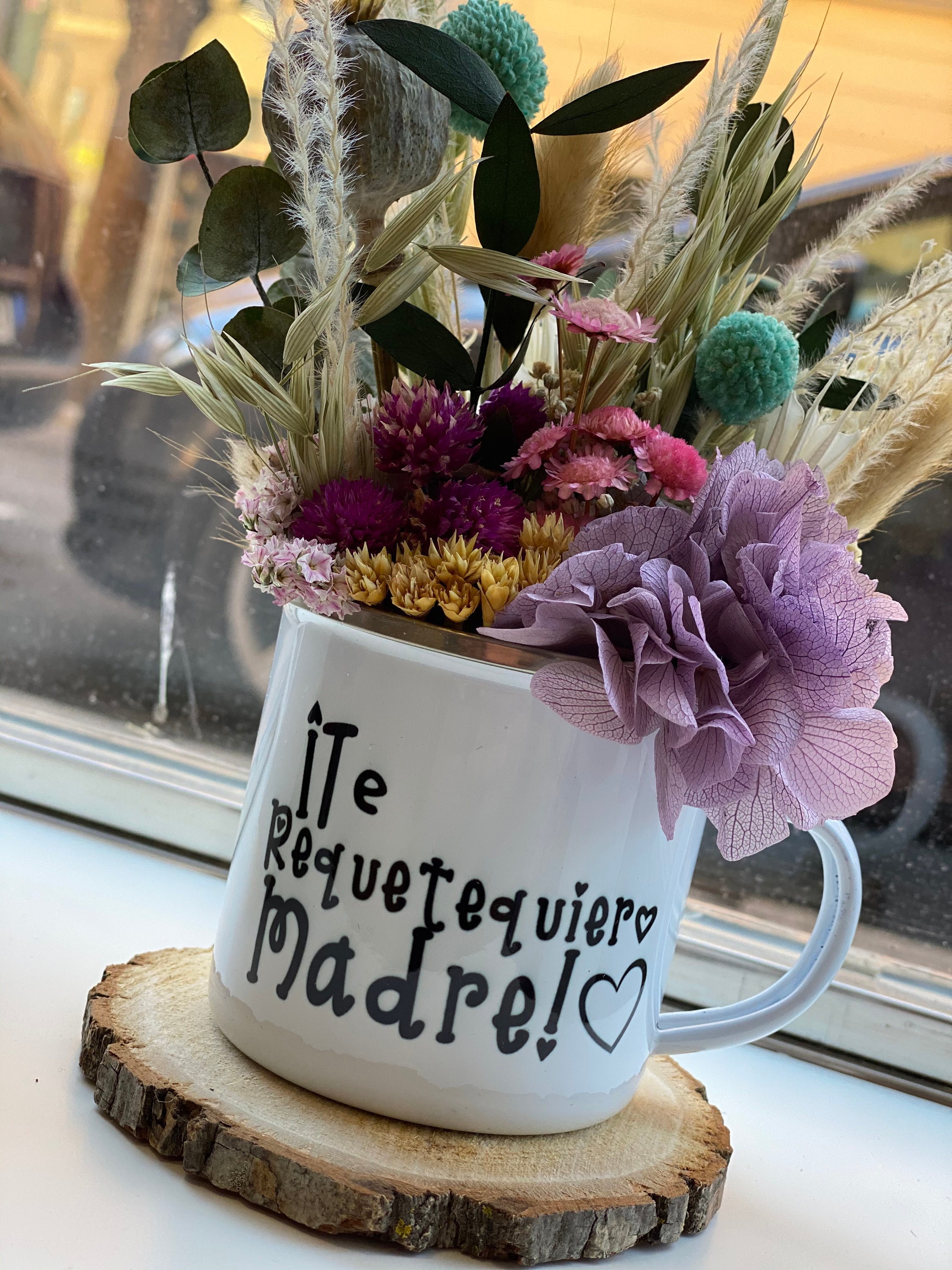 Bonitas tazas de té con motivos florales