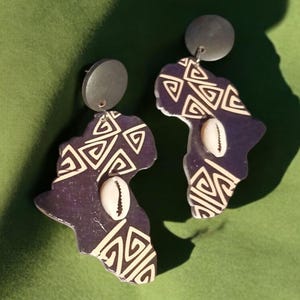 Abstract Wooden Africa Clip On Earrings