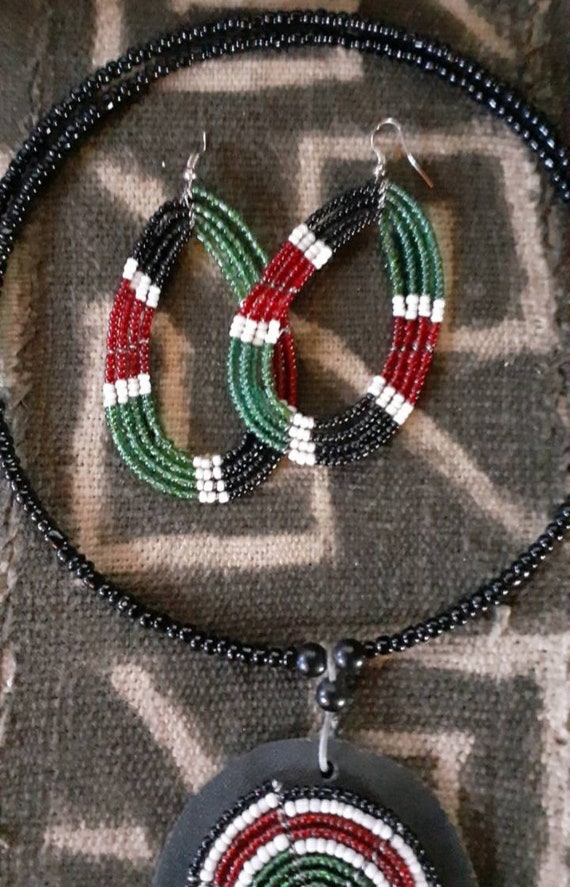 Vintage Maasai Dramatic Necklace Set Beautiful an… - image 3