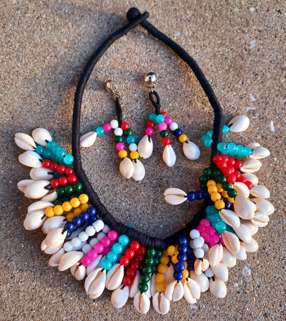 Vintage Cowrie Shell Bib Necklace Set with clip o… - image 1