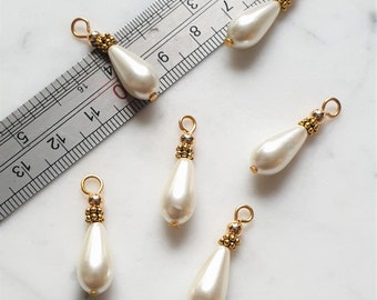 4 x White Pearl Teardrop Charms, Glass Pearl Pendants, Gold Plated Pearl Charms Pendants Jewellery Supplies