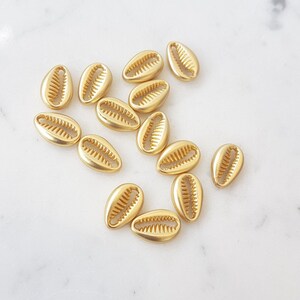 4x Matte Gold Plated Cowrie Shell Connectors, Satiny Gold Cowrie Shell Links, Satiny Brass Cowrie Shell Joiners, Jewellery Making Supplies