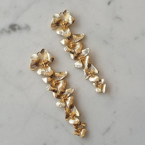 2x Gold Flower Connectors, Linked Graduated Flowers Earring Connectors, 18K Gold Plated Earring Drop Links, Jewellery Supplies