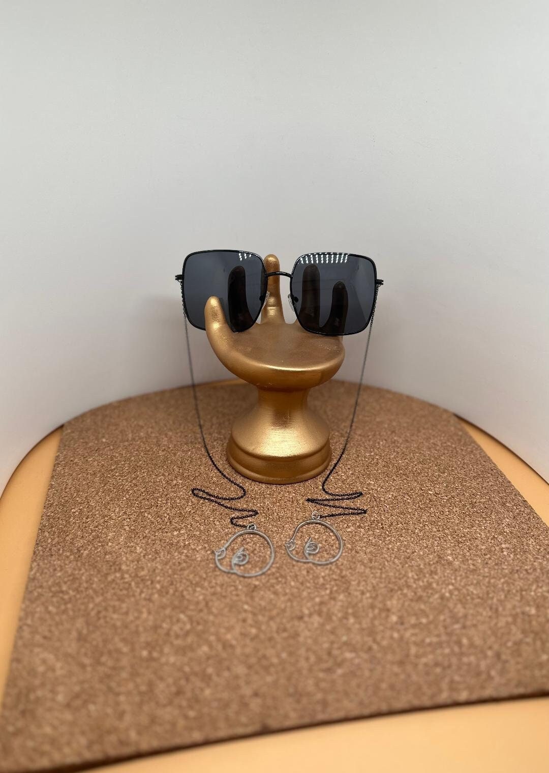 Armless Black Square Chain Sunglasses W/black Chain W/silver BOOB