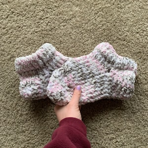 Pink extra soft fuzzy socks