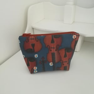 Small bag, ideal for makeup