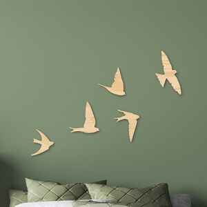 Art mural volée d'oiseaux, oiseau en bois, cadeau de pendaison de crémaillère, déco oiseaux en vol, art mural relaxant, décorations en bois