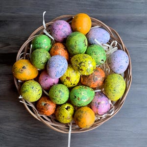 Colourful QUAIL EGGS (Set of 12) - Blown Quail Egg Decoration, Dried Natural Quail Eggs, Easter Craft, Mini Eggs, Egg Table Decoration