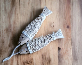 WOODEN FISH Hanging Decoration, Nautical Home Decor, Rustic Wood Ornament Seaside Wall Art Beach Decor Shell Art Maritime Gift for Home