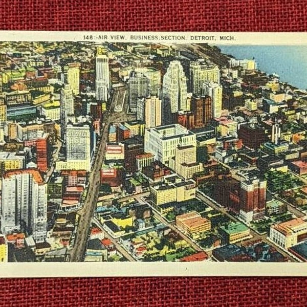 Bird's Eye View, Business Section, Detroit, Michigan - Linen postcard