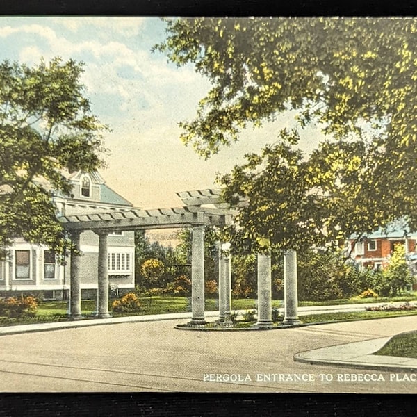 Pergola Entrance to Rebecca Place, Peoria, Illinois - Historic Neighborhood, Vintage Postcard