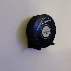 Wall Mounted Ice Hockey Puck Stand - Display Puck Holder for Memorabilia, Collectible Pucks - Ideal Gift for Ice Hockey Fans