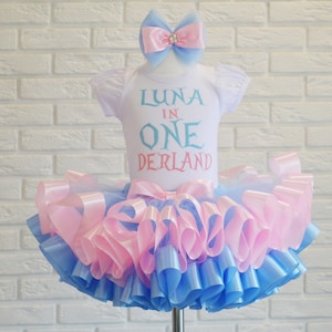 Alice In Wonderland Birthday Outfit, Alice In ONEderland tutu set, Alice Costume, ONEderland Outfit, Alice in onederland smash cake outfit